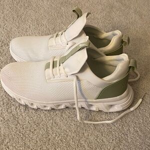 Nautica Women’s White and Green Sneakers - Size 8.5